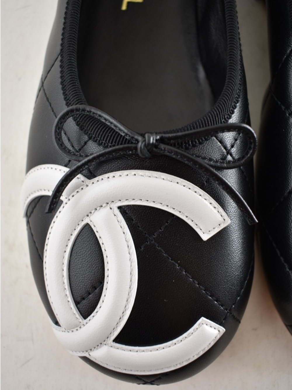 Chanel 26M Coco Beach Cambon Black White CC XL Logo Ballet Ballerina Flat 39.5 - Picture 7 of 16